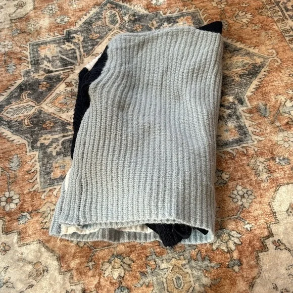 FRANCESCA'S
Dream Colorblock Short Cardigan - Picture 8 of 9